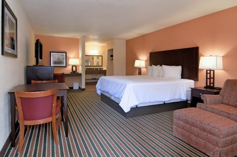 Palm Aire Hotel And Suites Weslaco Room photo